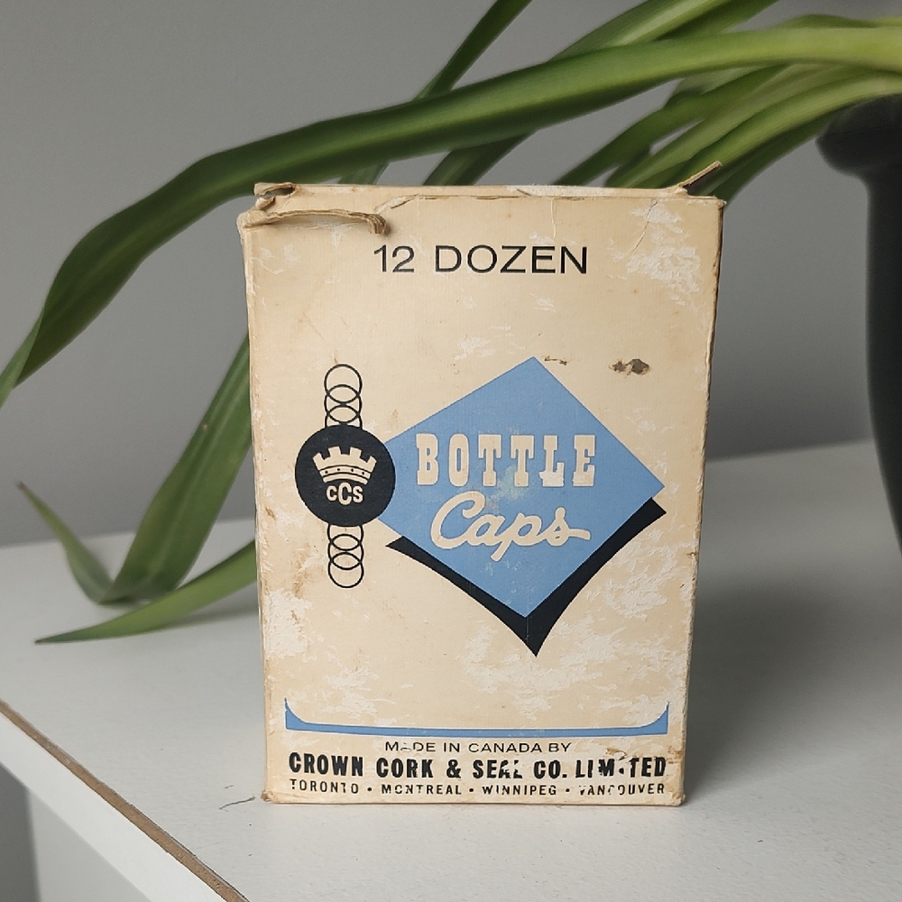 Vintage Made In Canada By Crown Cork & Seal Co. Limited Bottle Cap Box